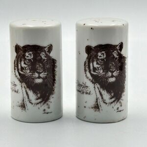 SP149-San Diego Zoo and Wild Animal Park Tiger Salt and Pepper Set Made in Japan